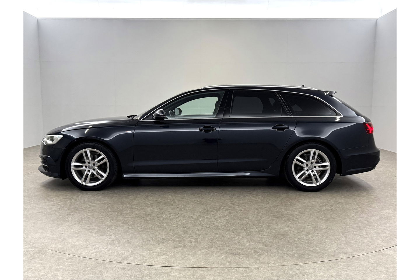 Audi A6 2.0 TDI 150PK S-line LED Clima Cruise Navigatie Parkeersensoren 18"LMV