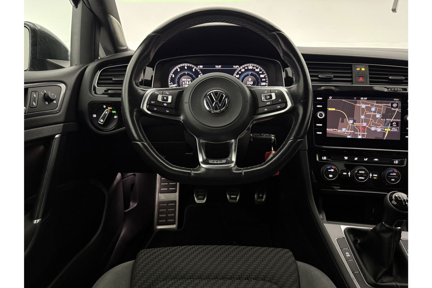 Volkswagen Golf 1.5 TSI R-line 150PK LED ACC Camera Carplay Clima Virtual Navi PDC 17"LMV