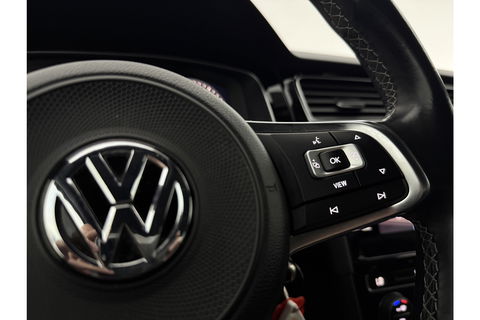 Volkswagen Golf 1.5 TSI R-line 150PK LED ACC Camera Carplay Clima Virtual Navi PDC 17"LMV