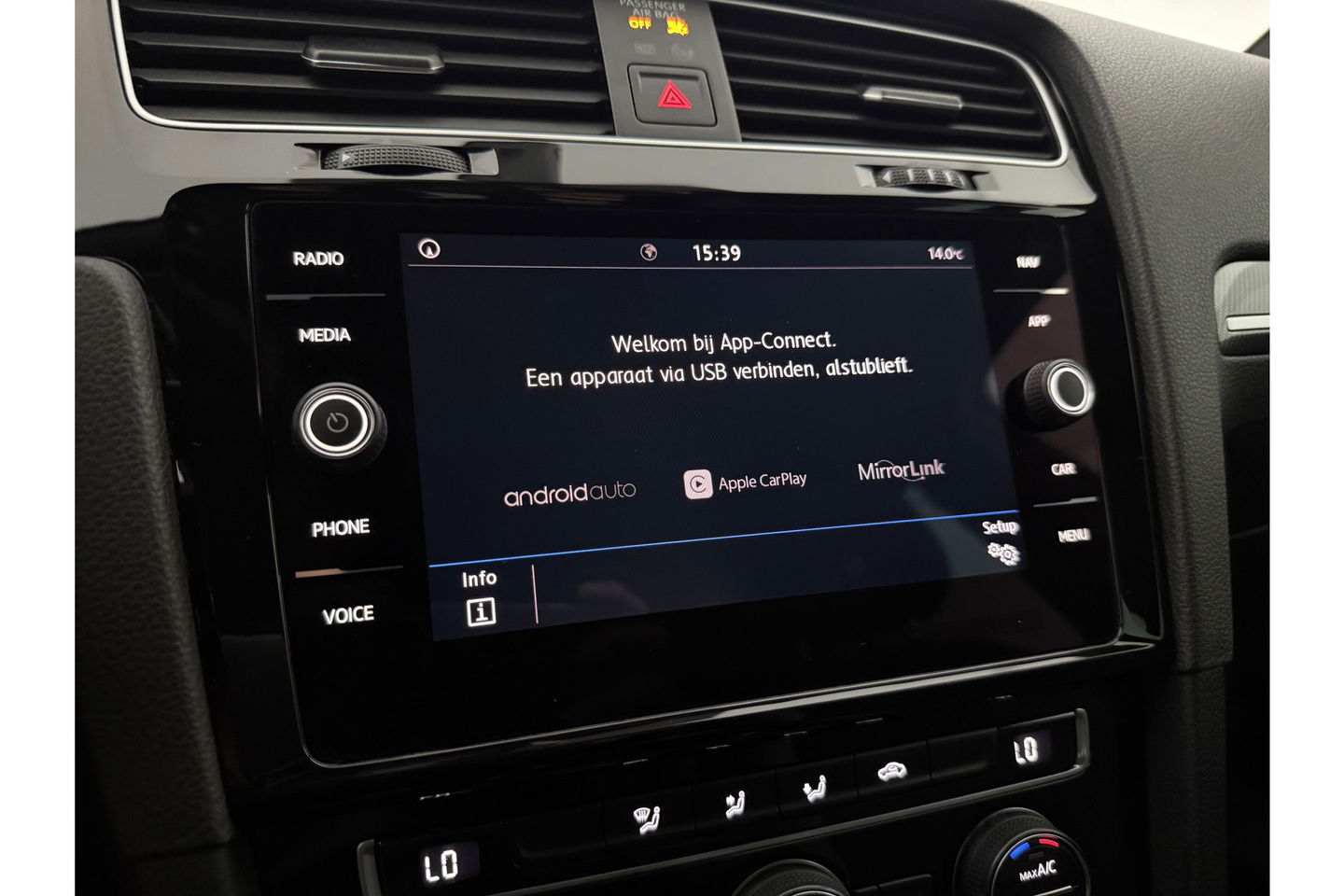 Volkswagen Golf 1.5 TSI R-line 150PK LED ACC Camera Carplay Clima Virtual Navi PDC 17"LMV