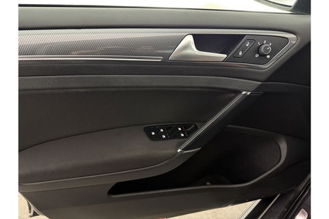 Volkswagen Golf 1.5 TSI R-line 150PK LED ACC Camera Carplay Clima Virtual Navi PDC 17"LMV