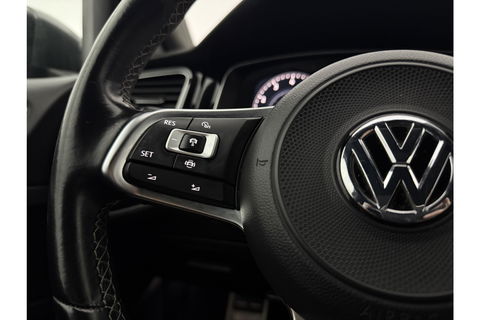 Volkswagen Golf 1.5 TSI R-line 150PK LED ACC Camera Carplay Clima Virtual Navi PDC 17"LMV