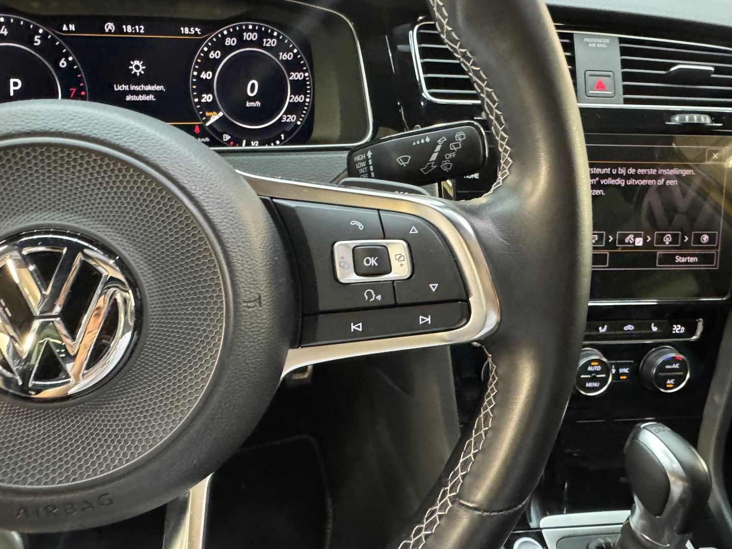 Volkswagen Golf 1.5 TSI Highline R-Line Pano|Leer|Dyna|Keyless