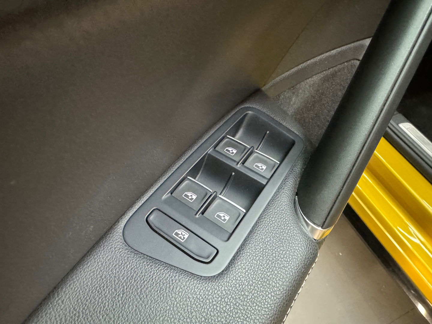 Volkswagen Golf 1.5 TSI Highline R-Line Pano|Leer|Dyna|Keyless