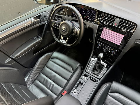 Volkswagen Golf 1.5 TSI Highline R-Line Pano|Leer|Dyna|Keyless