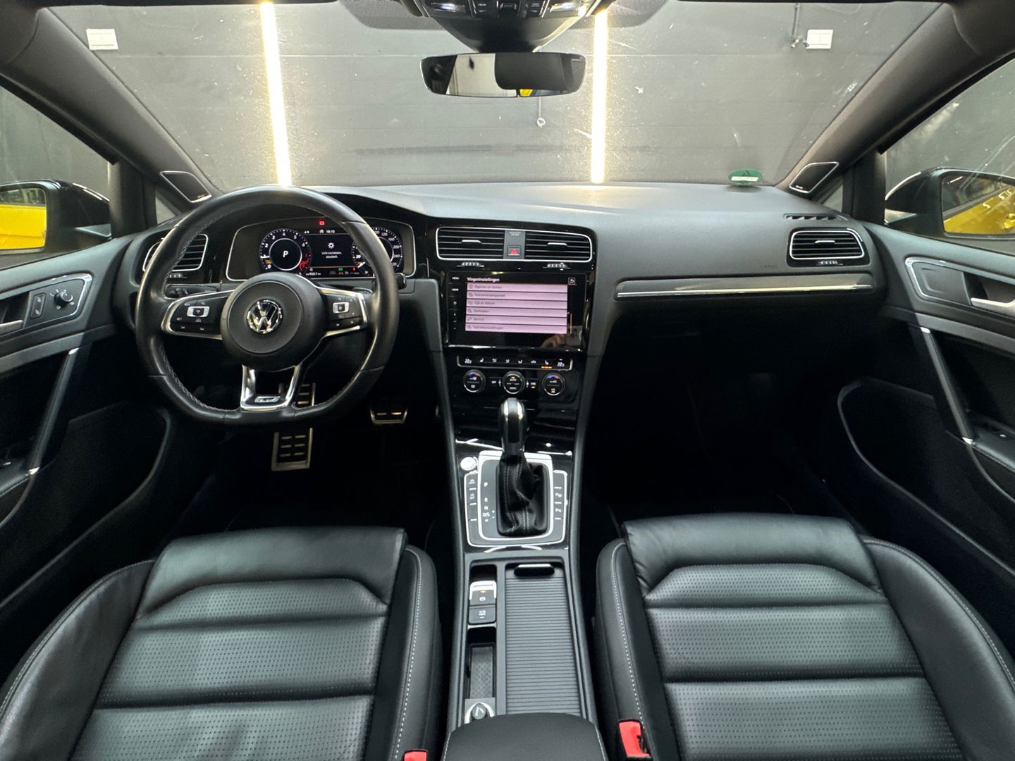 Volkswagen Golf 1.5 TSI Highline R-Line Pano|Leer|Dyna|Keyless