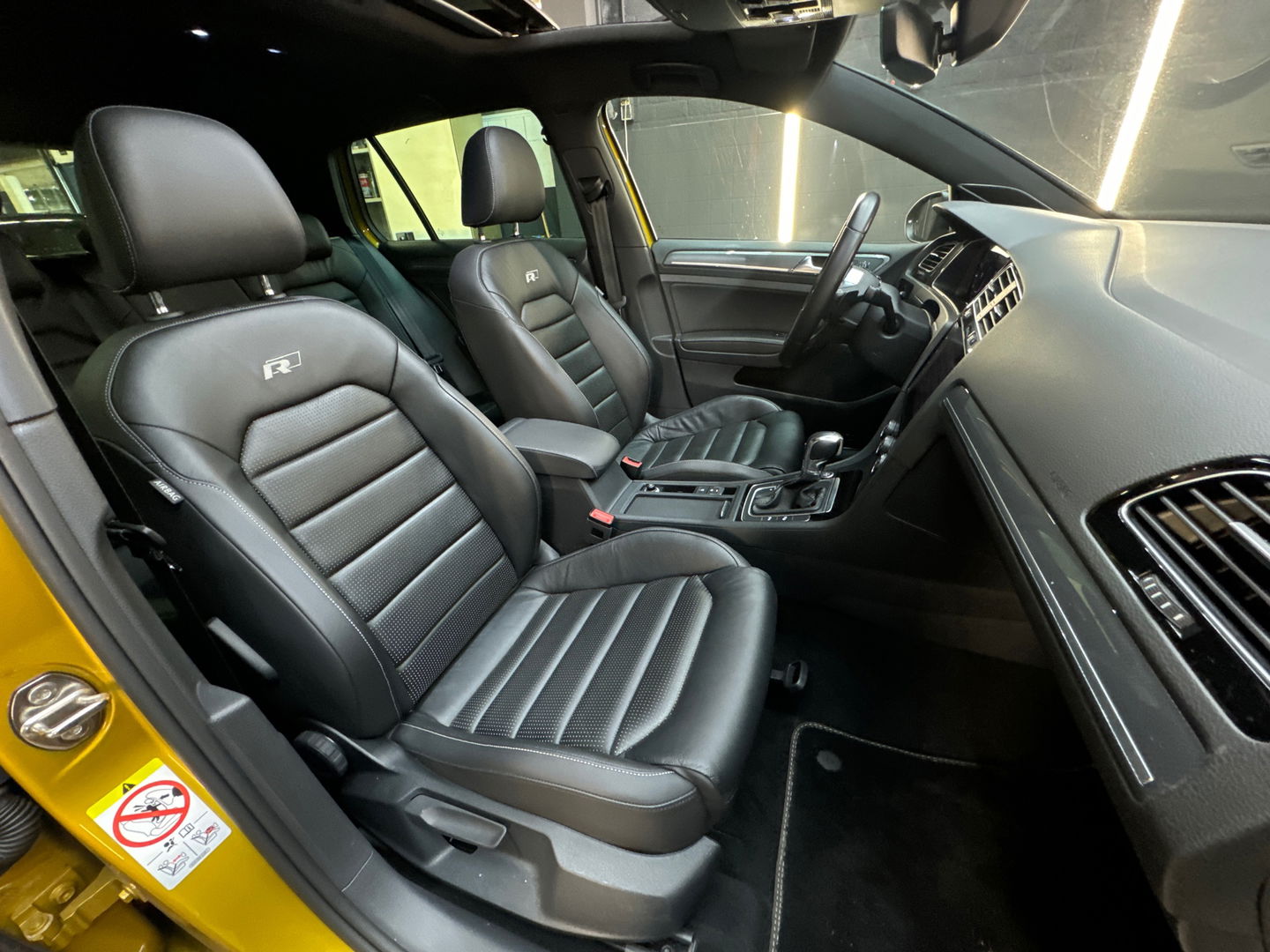 Volkswagen Golf 1.5 TSI Highline R-Line Pano|Leer|Dyna|Keyless