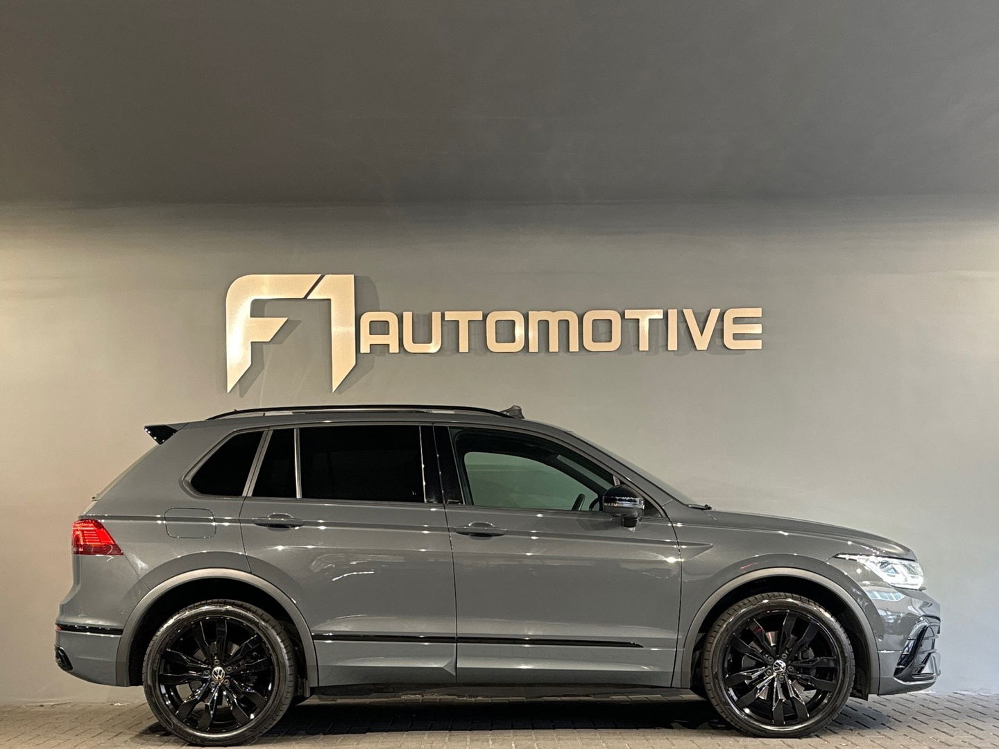 Volkswagen Tiguan 1.4 TSI eHybrid R-Line Pano|IQ|360C|Trekhaak