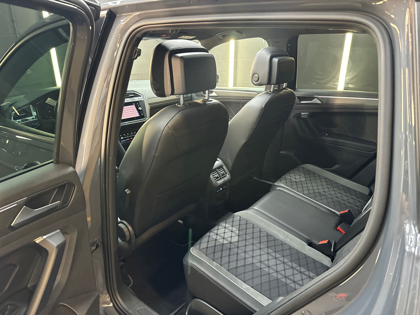 Volkswagen Tiguan 1.4 TSI eHybrid R-Line Pano|IQ|360C|Trekhaak