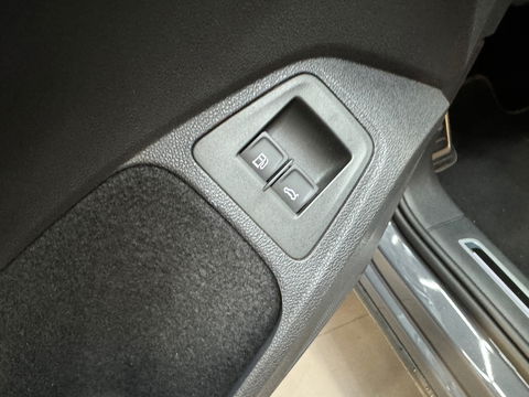Volkswagen Tiguan 1.4 TSI eHybrid R-Line Pano|IQ|360C|Trekhaak