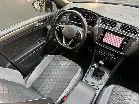 Volkswagen Tiguan 1.4 TSI eHybrid R-Line Pano|IQ|360C|Trekhaak