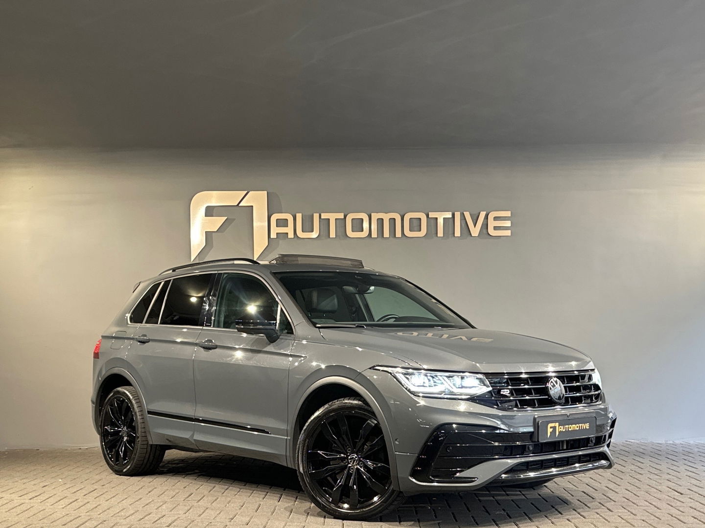 Volkswagen Tiguan 1.4 TSI eHybrid R-Line Pano|IQ|360C|Trekhaak