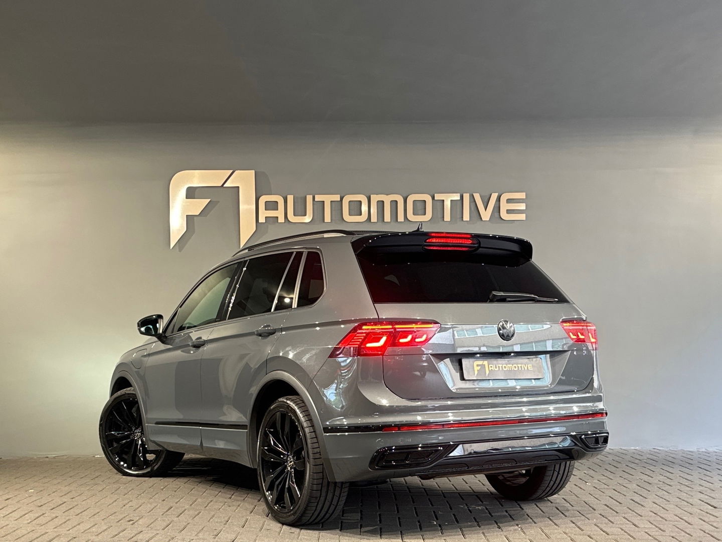 Volkswagen Tiguan 1.4 TSI eHybrid R-Line Pano|IQ|360C|Trekhaak