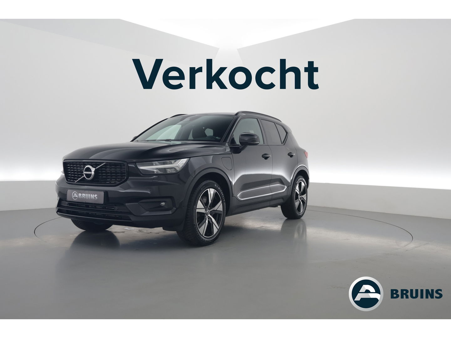 Volvo XC40 T5 Recharge R-Design | Pilot Assist | H&K Audio | Elek. Mem. stoelen | Stoel + stuurverw. |