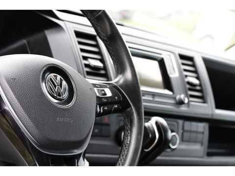 Volkswagen Transporter 2.0 TDI L1H1 Highline Adaptieve cruise, Sensoren 150PK, Automaat, Stoelverwarming, Airco, Trekhaak, Uniek!
