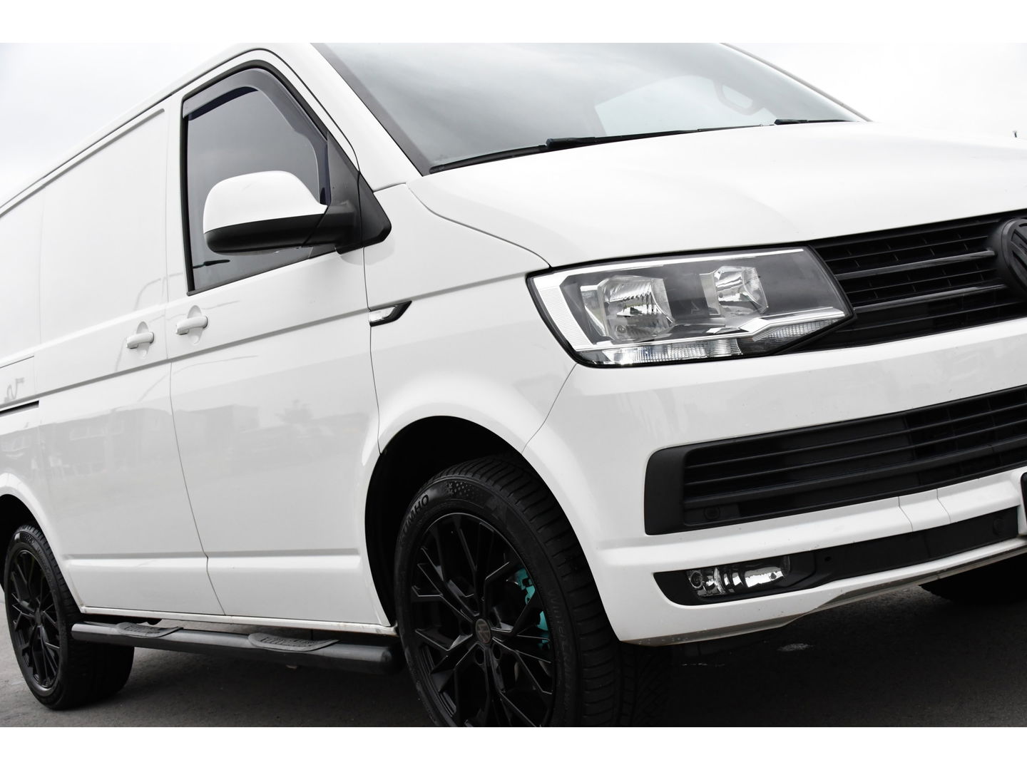 Volkswagen Transporter 2.0 TDI L1H1 Highline Adaptieve cruise, Sensoren 150PK, Automaat, Stoelverwarming, Airco, Trekhaak, Uniek!
