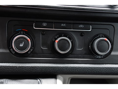 Volkswagen Transporter 2.0 TDI L1H1 Highline Adaptieve cruise, Sensoren 150PK, Automaat, Stoelverwarming, Airco, Trekhaak, Uniek!