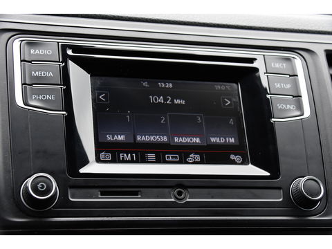 Volkswagen Transporter 2.0 TDI L1H1 Highline Adaptieve cruise, Sensoren 150PK, Automaat, Stoelverwarming, Airco, Trekhaak, Uniek!