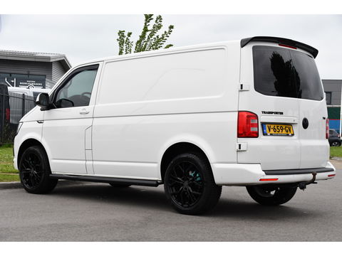 Volkswagen Transporter 2.0 TDI L1H1 Highline Adaptieve cruise, Sensoren 150PK, Automaat, Stoelverwarming, Airco, Trekhaak, Uniek!