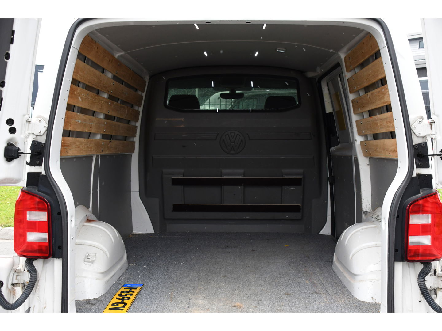 Volkswagen Transporter 2.0 TDI L1H1 Highline Adaptieve cruise, Sensoren 150PK, Automaat, Stoelverwarming, Airco, Trekhaak, Uniek!
