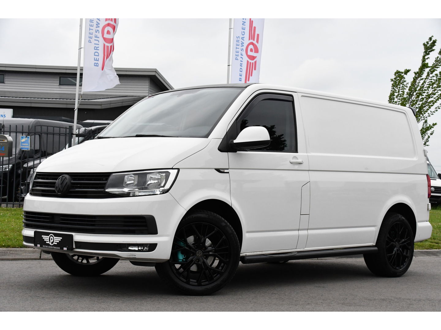 Volkswagen Transporter 2.0 TDI L1H1 Highline Adaptieve cruise, Sensoren 150PK, Automaat, Stoelverwarming, Airco, Trekhaak, Uniek!