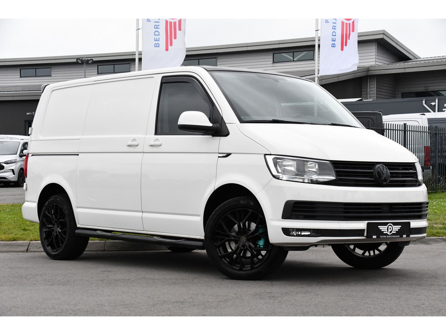 Volkswagen Transporter 2.0 TDI L1H1 Highline Adaptieve cruise, Sensoren 150PK, Automaat, Stoelverwarming, Airco, Trekhaak, Uniek!