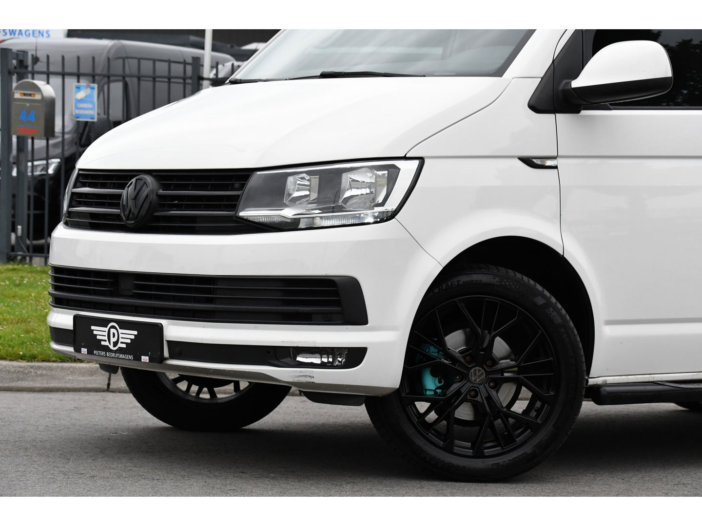 Volkswagen Transporter 2.0 TDI L1H1 Highline Adaptieve cruise, Sensoren 150PK, Automaat, Stoelverwarming, Airco, Trekhaak, Uniek!