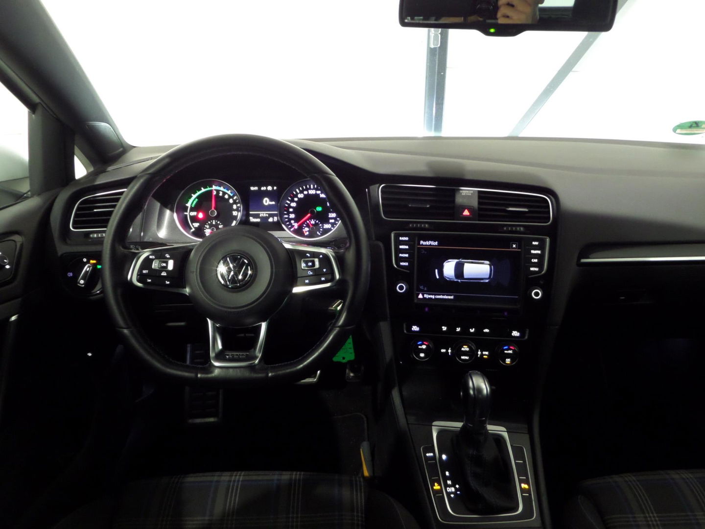 Volkswagen Golf 1.4 TSI GTE "Origineel NL!" Apple-Carplay Camera 18"Pretoria Full-LED Navigatie Parkeersens, in ZEER nette staat!