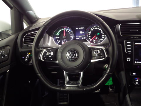 Volkswagen Golf 1.4 TSI GTE "Origineel NL!" Apple-Carplay Camera 18"Pretoria Full-LED Navigatie Parkeersens, in ZEER nette staat!