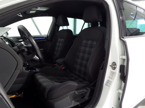 Volkswagen Golf 1.4 TSI GTE "Origineel NL!" Apple-Carplay Camera 18"Pretoria Full-LED Navigatie Parkeersens, in ZEER nette staat!