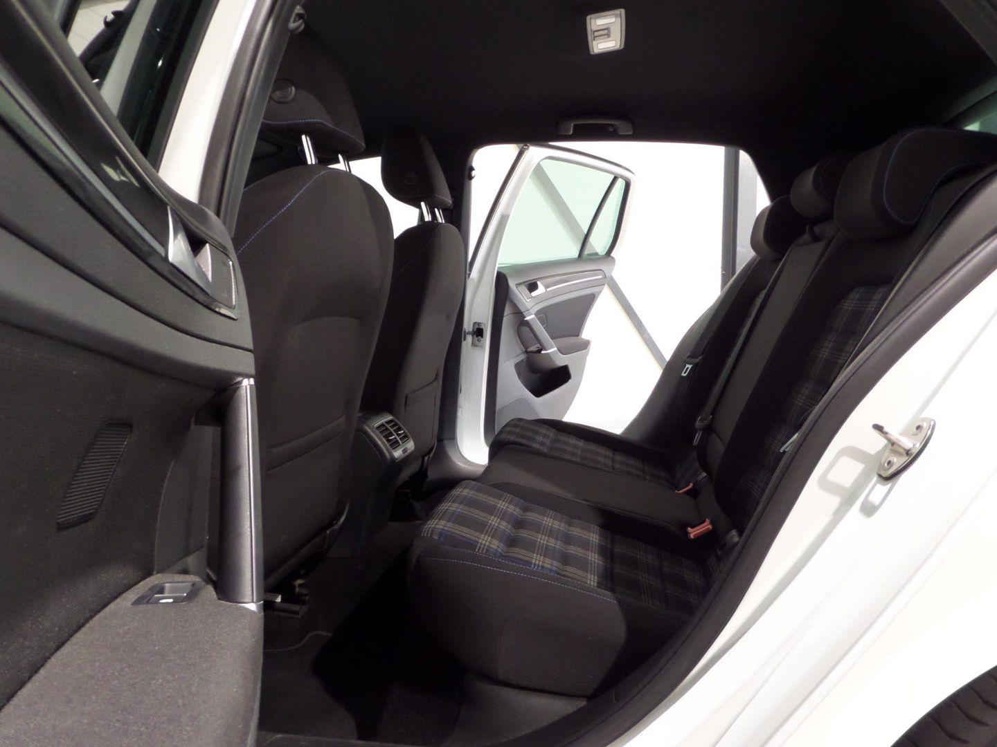 Volkswagen Golf 1.4 TSI GTE "Origineel NL!" Apple-Carplay Camera 18"Pretoria Full-LED Navigatie Parkeersens, in ZEER nette staat!