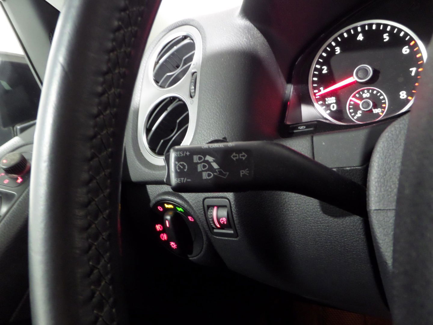 Volkswagen Tiguan 2.0 TSI DSG Track&Field 4Motion "Origineel NL!" 1e eigenaar! Automaat! Trekhaak Youngtimer Navigatie Camera 19"