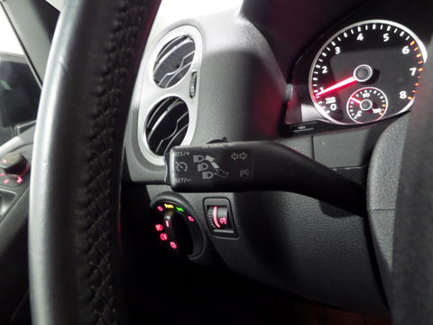 Volkswagen Tiguan 2.0 TSI DSG Track&Field 4Motion "Origineel NL!" 1e eigenaar! Automaat! Trekhaak Youngtimer Navigatie Camera 19"