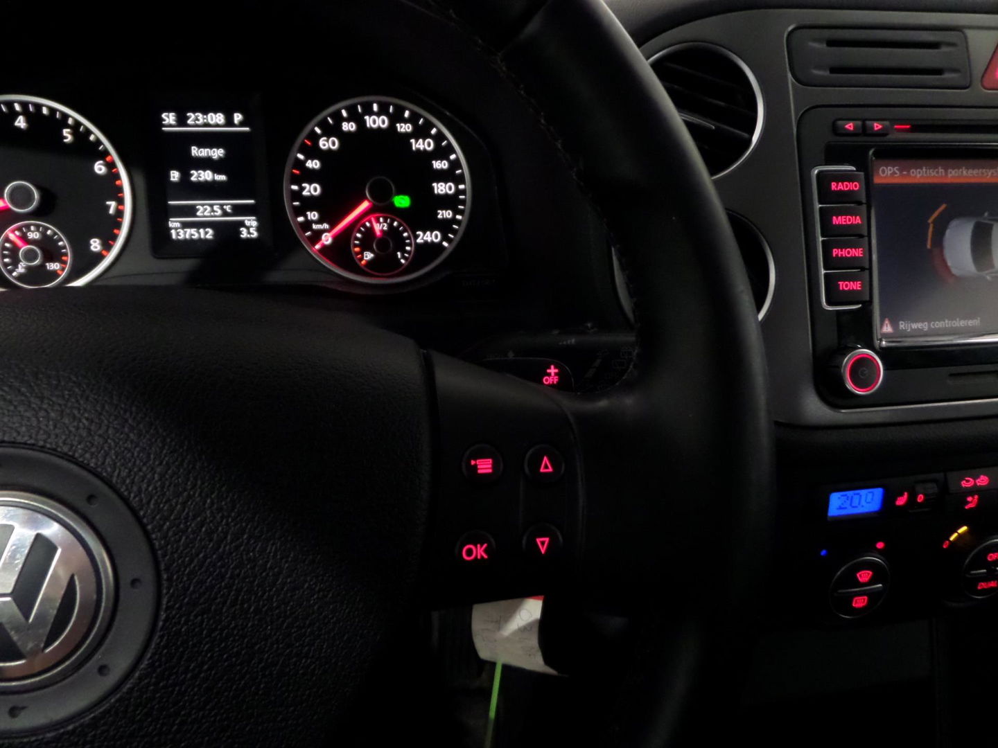 Volkswagen Tiguan 2.0 TSI DSG Track&Field 4Motion "Origineel NL!" 1e eigenaar! Automaat! Trekhaak Youngtimer Navigatie Camera 19"