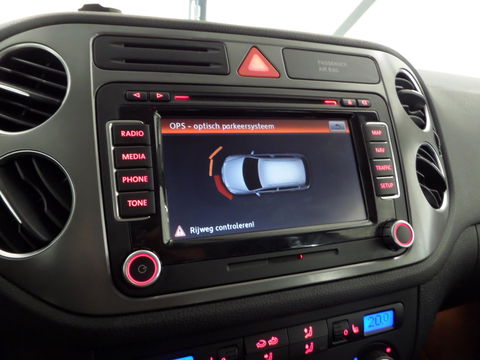 Volkswagen Tiguan 2.0 TSI DSG Track&Field 4Motion "Origineel NL!" 1e eigenaar! Automaat! Trekhaak Youngtimer Navigatie Camera 19"