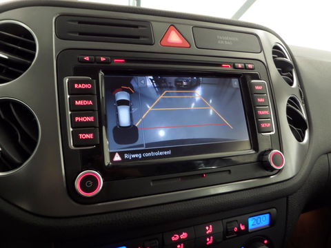 Volkswagen Tiguan 2.0 TSI DSG Track&Field 4Motion "Origineel NL!" 1e eigenaar! Automaat! Trekhaak Youngtimer Navigatie Camera 19"