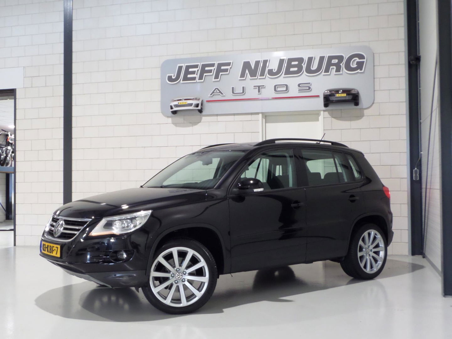 Volkswagen Tiguan 2.0 TSI DSG Track&Field 4Motion "Origineel NL!" 1e eigenaar! Automaat! Trekhaak Youngtimer Navigatie Camera 19"