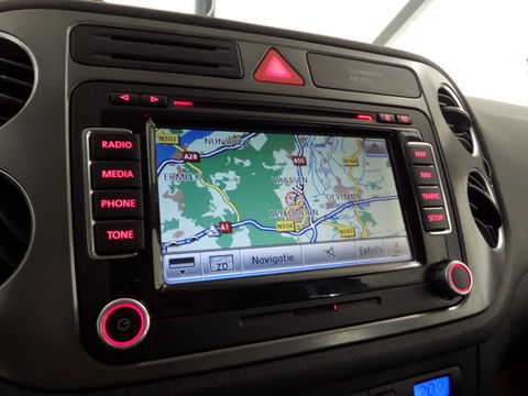 Volkswagen Tiguan 2.0 TSI DSG Track&Field 4Motion "Origineel NL!" 1e eigenaar! Automaat! Trekhaak Youngtimer Navigatie Camera 19"