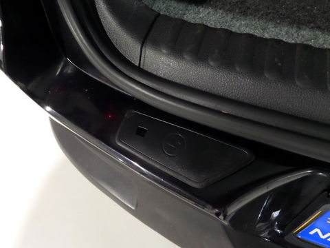 Volkswagen Tiguan 2.0 TSI DSG Track&Field 4Motion "Origineel NL!" 1e eigenaar! Automaat! Trekhaak Youngtimer Navigatie Camera 19"