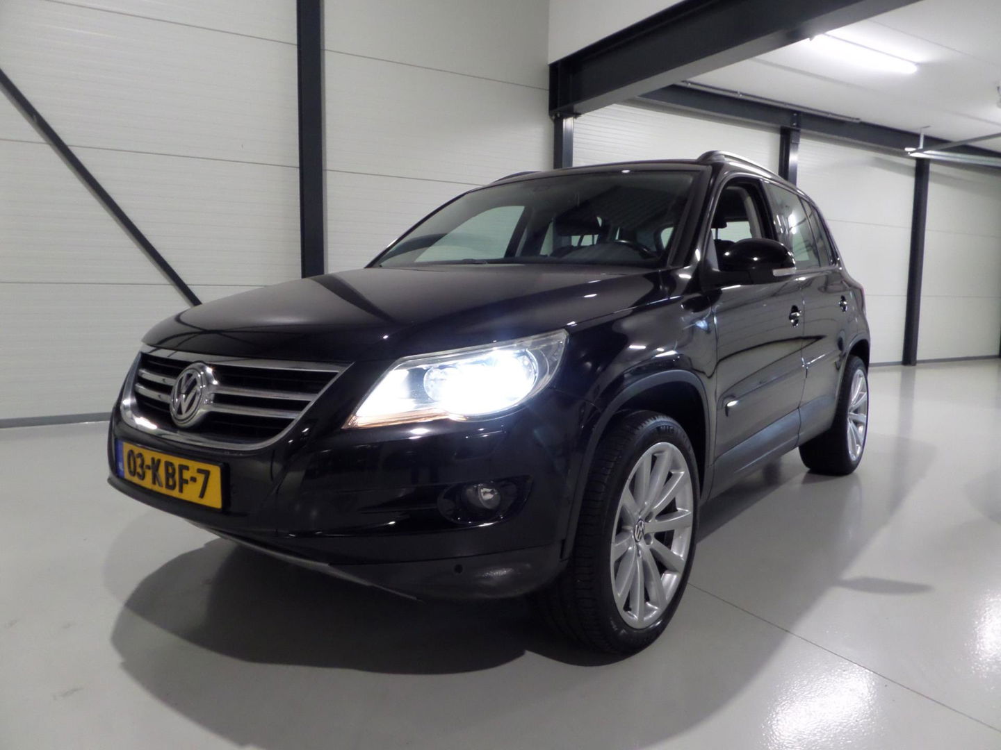 Volkswagen Tiguan 2.0 TSI DSG Track&Field 4Motion "Origineel NL!" 1e eigenaar! Automaat! Trekhaak Youngtimer Navigatie Camera 19"