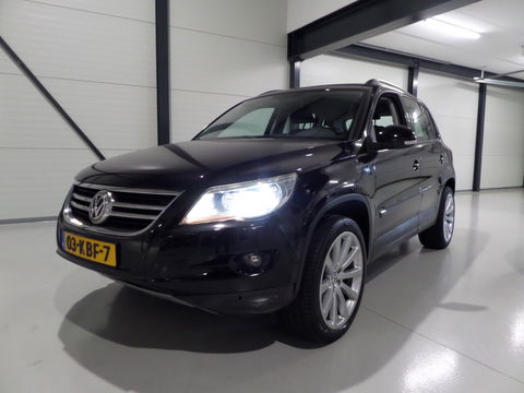 Volkswagen Tiguan 2.0 TSI DSG Track&Field 4Motion "Origineel NL!" 1e eigenaar! Automaat! Trekhaak Youngtimer Navigatie Camera 19"