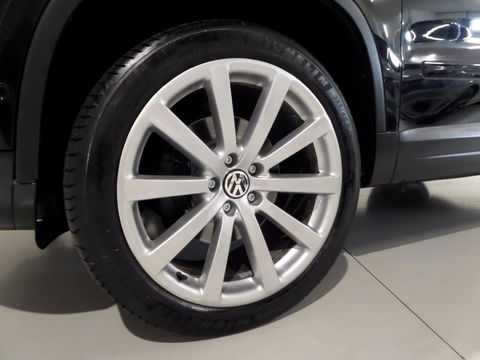 Volkswagen Tiguan 2.0 TSI DSG Track&Field 4Motion "Origineel NL!" 1e eigenaar! Automaat! Trekhaak Youngtimer Navigatie Camera 19"