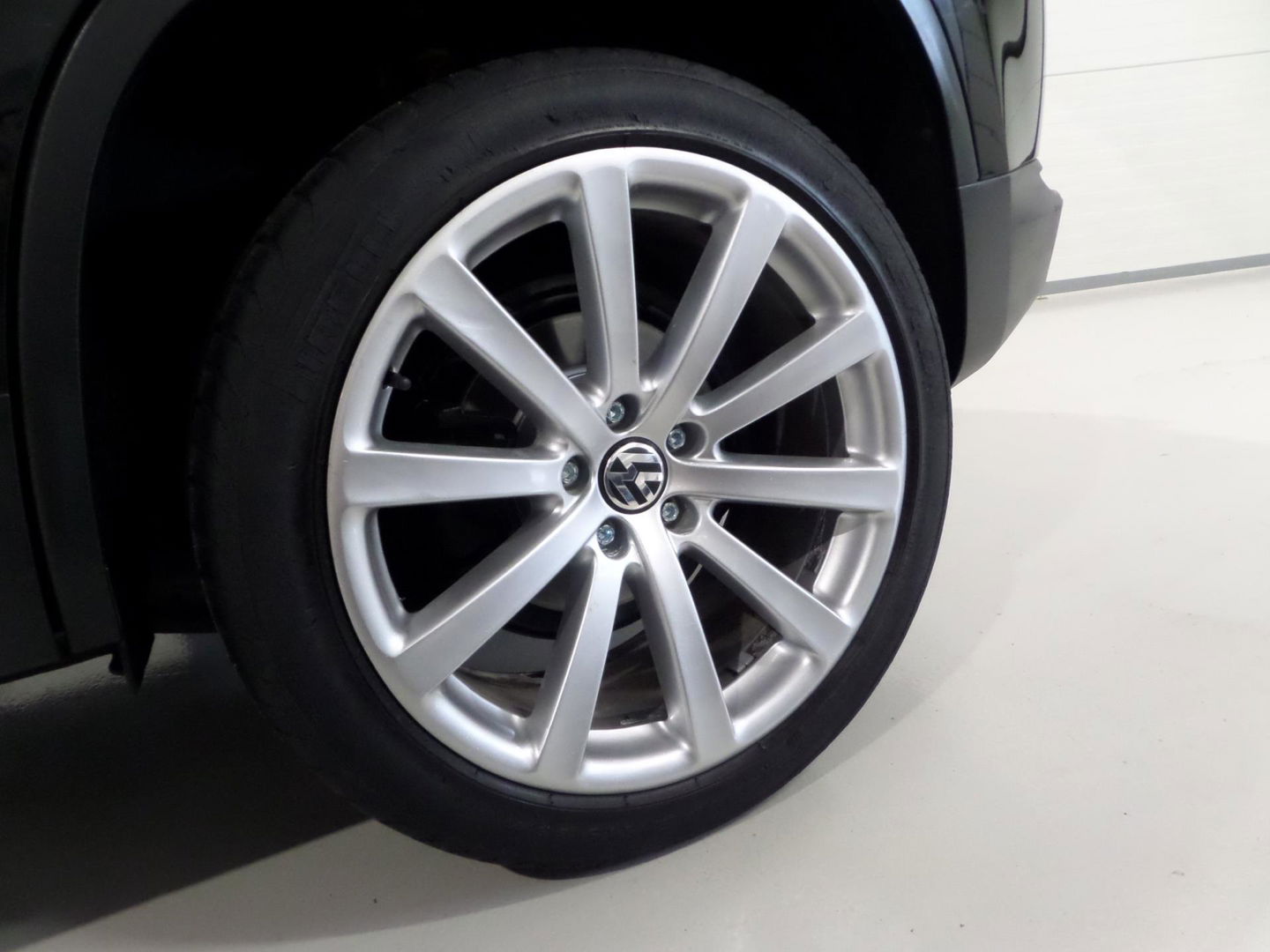 Volkswagen Tiguan 2.0 TSI DSG Track&Field 4Motion "Origineel NL!" 1e eigenaar! Automaat! Trekhaak Youngtimer Navigatie Camera 19"