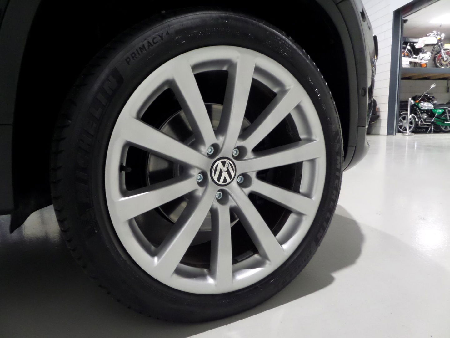 Volkswagen Tiguan 2.0 TSI DSG Track&Field 4Motion "Origineel NL!" 1e eigenaar! Automaat! Trekhaak Youngtimer Navigatie Camera 19"