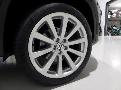 Volkswagen Tiguan 2.0 TSI DSG Track&Field 4Motion "Origineel NL!" 1e eigenaar! Automaat! Trekhaak Youngtimer Navigatie Camera 19"