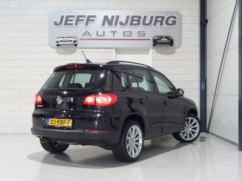 Volkswagen Tiguan 2.0 TSI DSG Track&Field 4Motion "Origineel NL!" 1e eigenaar! Automaat! Trekhaak Youngtimer Navigatie Camera 19"