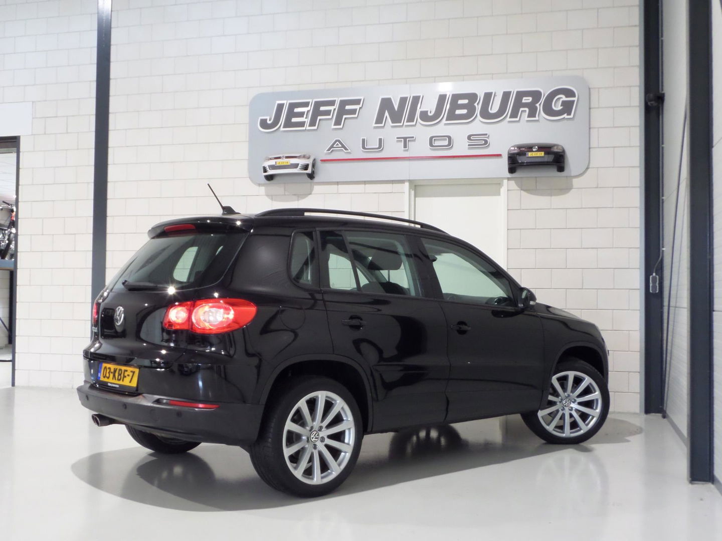 Volkswagen Tiguan 2.0 TSI DSG Track&Field 4Motion "Origineel NL!" 1e eigenaar! Automaat! Trekhaak Youngtimer Navigatie Camera 19"