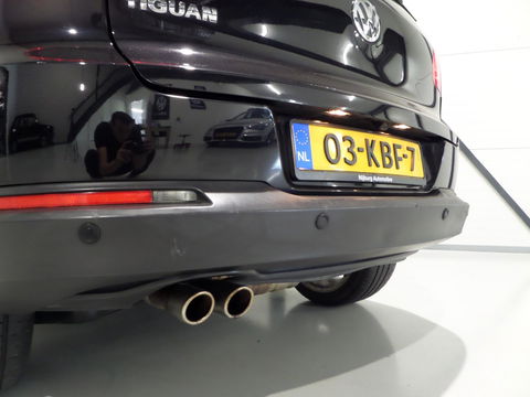 Volkswagen Tiguan 2.0 TSI DSG Track&Field 4Motion "Origineel NL!" 1e eigenaar! Automaat! Trekhaak Youngtimer Navigatie Camera 19"