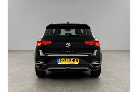 Volkswagen T-Roc TSI Style Business Camera Carplay LED Trekhaak Adaptive-Cruise Clima Navi PDC 16"LMV