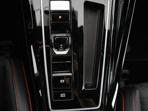 Volkswagen Golf 2.0 TSI GTI Clubsport | 300pk | Stoel & stuurverwarming | Carplay | Sfeerverlichting | LED Plus | Sportstoelen | Parkeerhulp | Digital Cockpit | Climate control